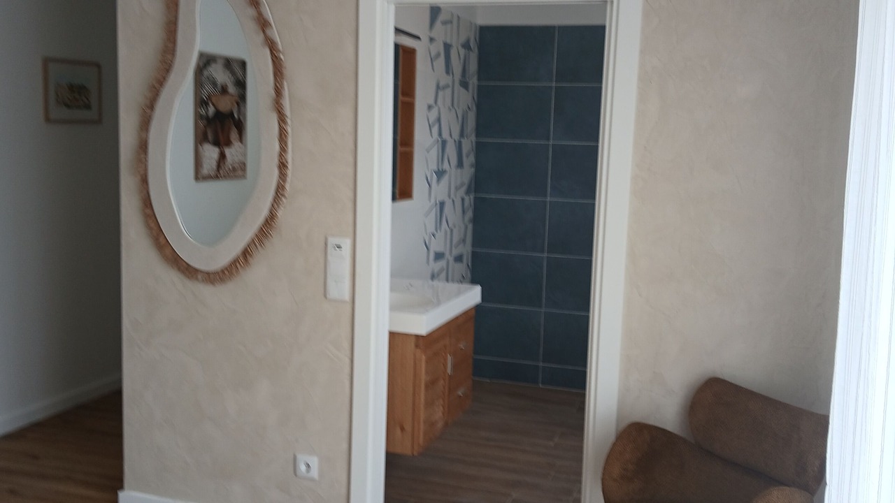 Photo of Bedroom in Tunes