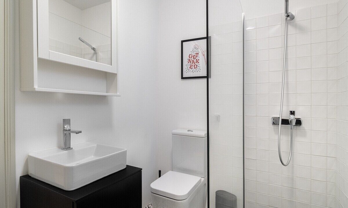 Photo of Bathroom in Baixa