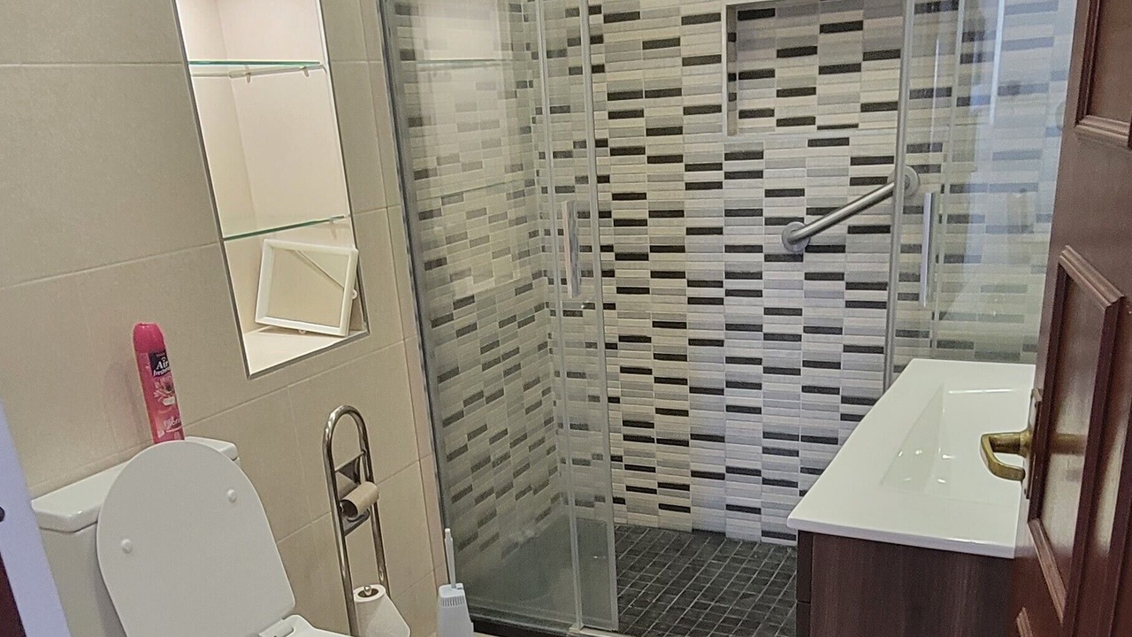 Photo of Bathroom in Pe do Cerro