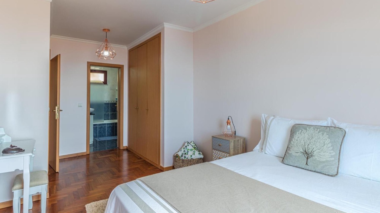 Photo of Bedroom in Garajau