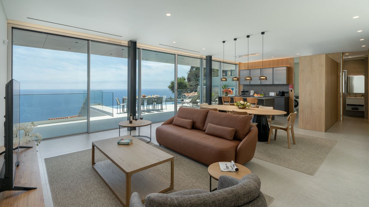 Photo of Livingroom in Garajau