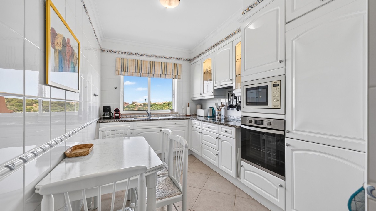 Photo of Kitchen in Atalaia