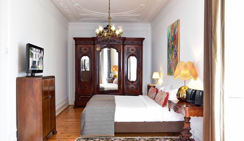 Charm Room