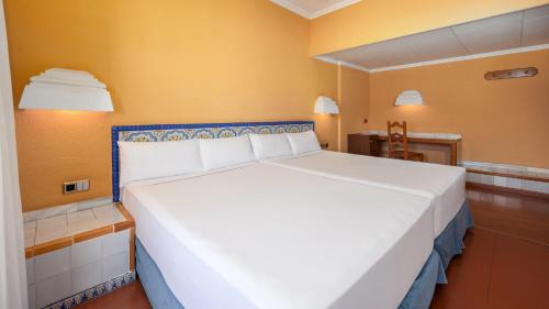 Twin Room with Sea View