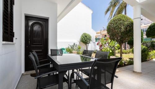 Two-Bedroom House (4 Adults)