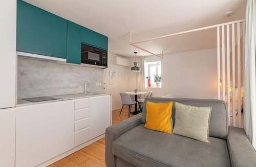 Santo Estevao Apartment | Studio 2 Downtown Lisbon Walkable Balcony