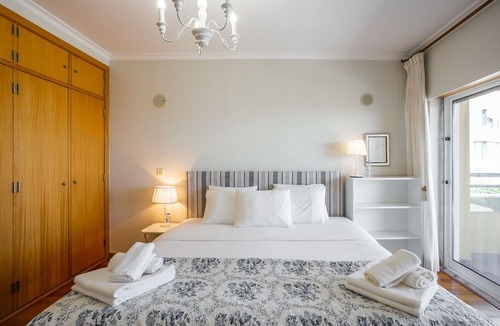 Cascais Condo | Ocean View I Sea Front 3-Bed Apt in Cascais w/Pool near Beaches