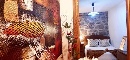 Lindoso House | Charming house in Lindoso with terrace and parking included