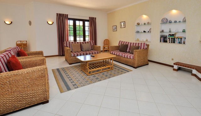 Casa Das Palmeiras OCV - Ideal for Families in Albufeira