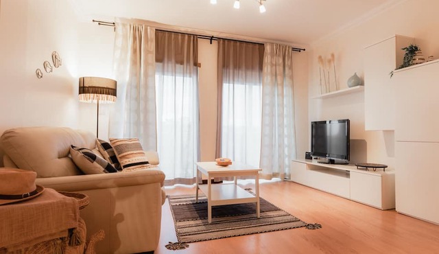 Sunshine Beach Apartment- Apartament Near the Beach in Vieira de Leiria