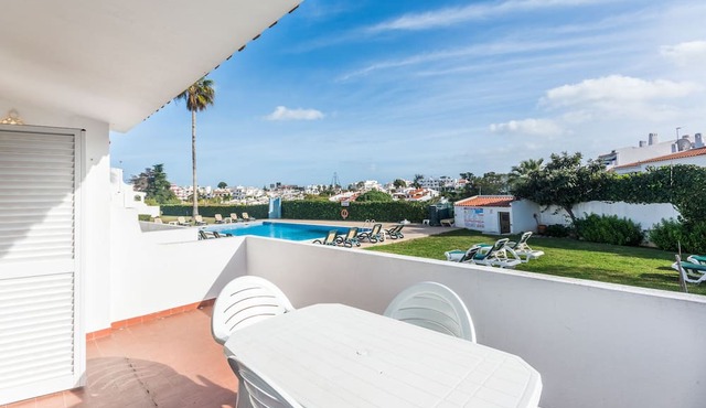 Oura Parque -Apartamentos Turisticos in Albufeira