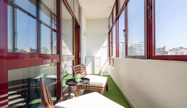 2 Comfy Flats w/Netflix | Ace Location by HostWise in Porto