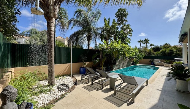 ALGARVE STUNNING VILLA WITH POOL by HOMING in Santa Bárbara de Nexe