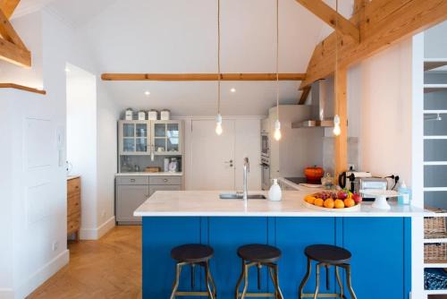 Luxury Building with Rooftop in Central Ericeira
