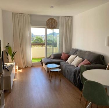 Apartamento con piscina y terraza en Arenal Golf in Benalmádena